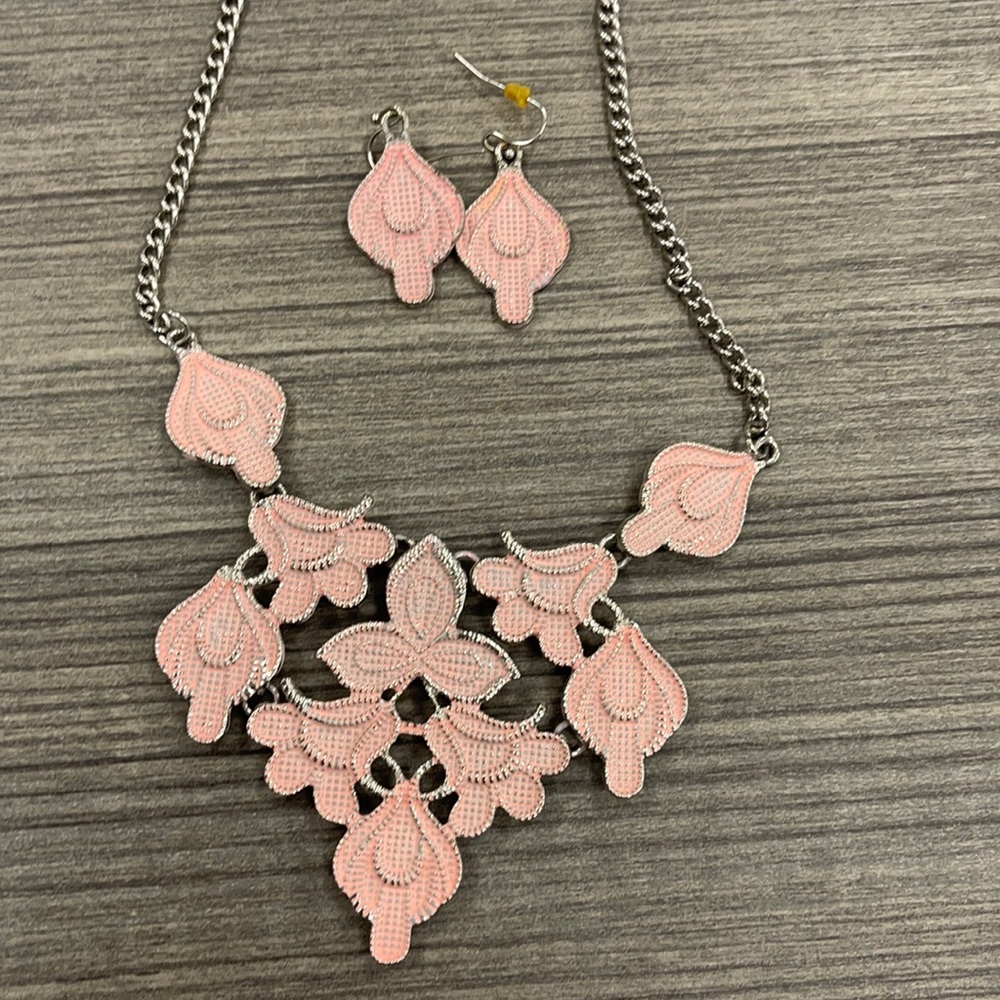 Plunder pink earrings and necklace.